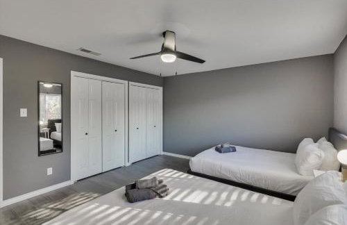 Luxury Holiday Home 5BR Hot Tub, Pool & Beautiful Backyard - Foto 27