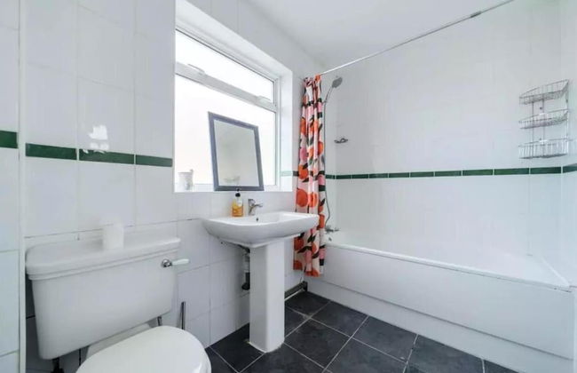 2br-sleeps6-parking-garden-nearlondon - Foto 12