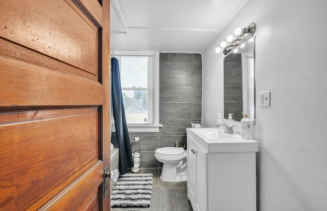 Cozy Renovated 19th Century Home, 5 Min to OSU! 3 Bedroom Home by Paula - Foto 23