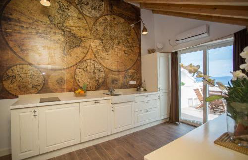 Captain's Attic - Photo 7