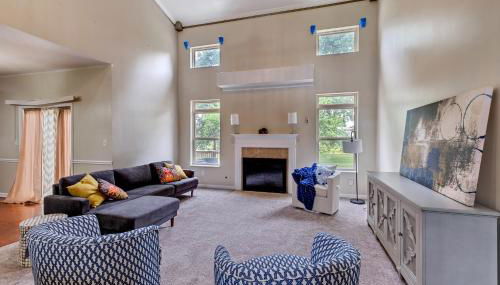 Incredibly Spacious Carmel Home with Fully Equipped Kitchen - 4700 Sq Ft! Sleeps 15! Pet Friendly! home - Foto 2