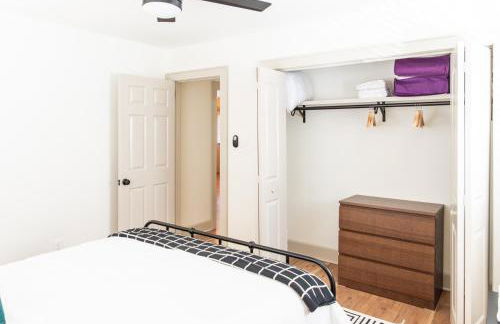 Modern 2BR Stay In Historic West End Near Downtown - Foto 16