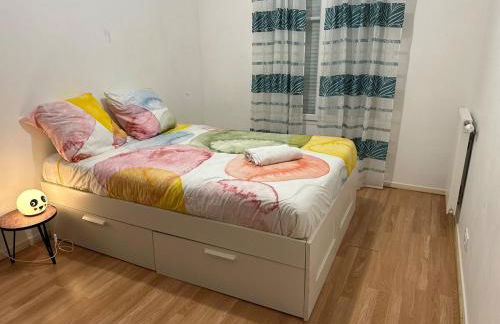 Chambre chez Flore, Versailles Thoiry, France, miniature - Foto 1