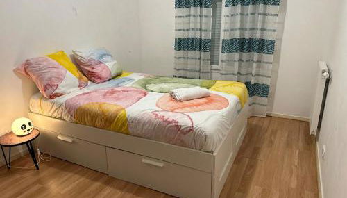 Chambre chez Flore, Versailles Thoiry, France, miniature - Foto 1