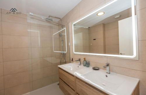 Sky Marina Luxury - Photo 29