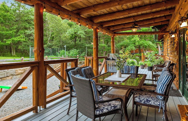 The Bigwood Cabin by Avantstay Hot Tub, Firepit, Pool Table, Private Yard - Photo 61