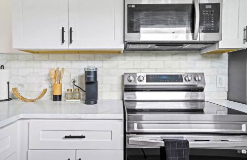 Recently Remodeled Mins from beach+Putting Green - Photo 28