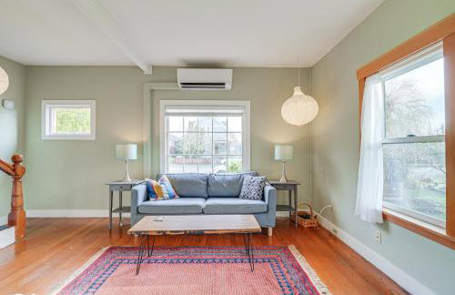 Bright Bellingham Home with Fire Pit 1 Mi to Beach! - Foto 4