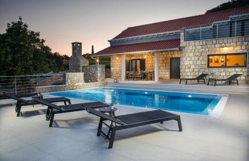 Villa Madrevita Exclusive - Photo 1