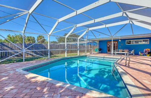 Vibrant Coastal Cottage with Pool - Foto 1