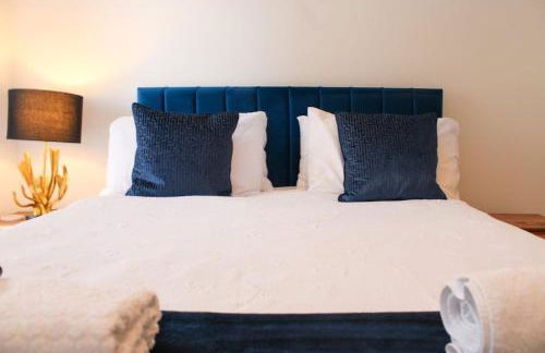 Stylish Essex Apartment, Balcony & Scenic Views - Foto 22