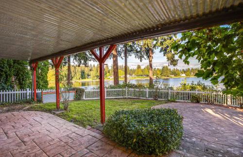 Lakefront Home with Fire Pit, Dock in Kent! - Foto 27