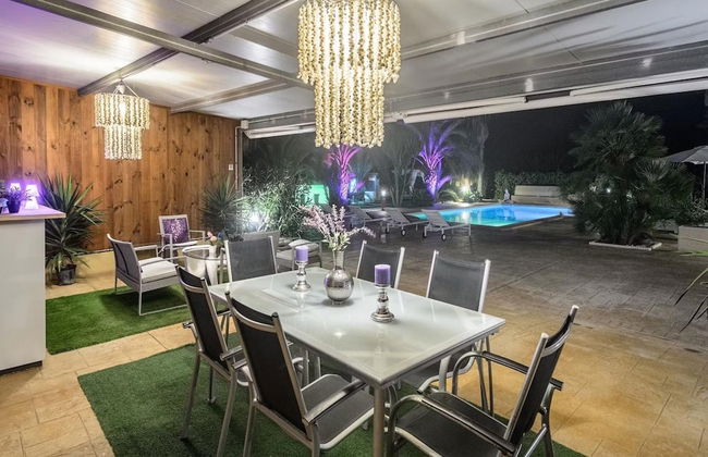 Modern Villa With Pool Near Town - Foto 12