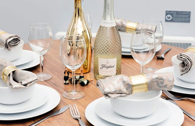 Wrexham Central Stay Apartment Six - Photo 12