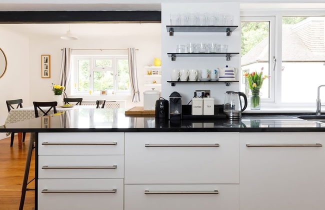 Stunning 5BR Home With Pool - 5 min to Beach - Foto 11