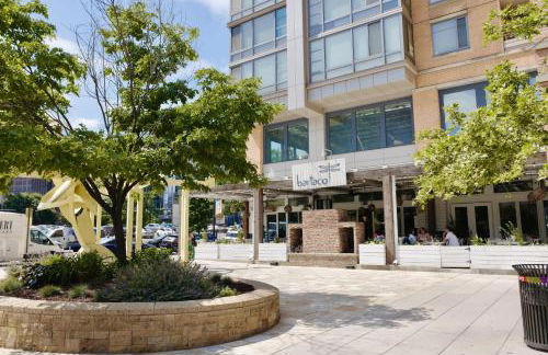 Downtown DC Awaits with Parking Permit - Foto 26