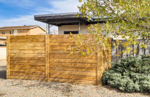 1 Mi to UNM! Albuquerque Home with Fire Pit and BBQ - Foto 23