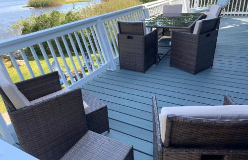 Waterfront Salt Pond House, water view and dock - Foto 12