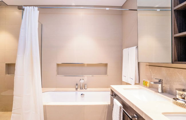 Homesgetaway- Cozy 3BR in Downtown Views - Foto 27