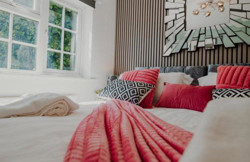 NovaCrest - Stylish 3 Bedroom with Parking - Sleeps 5 - Foto 8