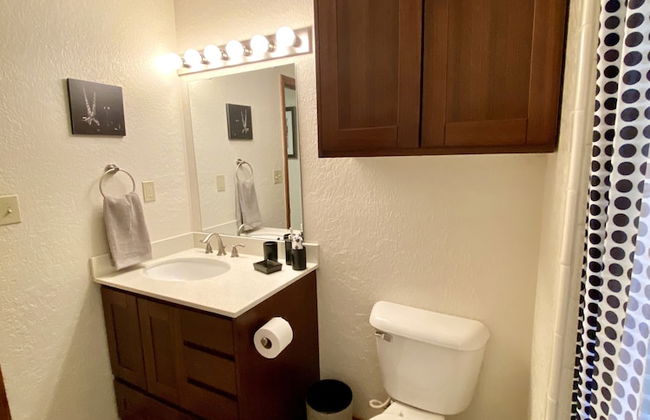 Garage Studio near OUSHC Hospital - Photo 35