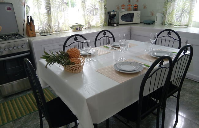 Villa Bella is 5 Mins From the Beach With Amazing Garden Overlooking the Pool - Foto 18