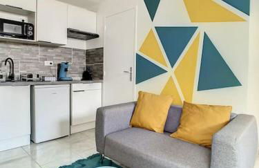 SUPERBE STUDIO HYPER CENTRE TOUT ÉQUIPÉ WIFI NETFLIX 2PERS - Foto 14