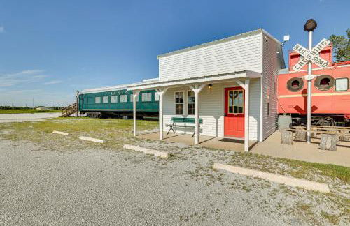 Charming Converted Railcar Studio in Joplin! - Foto 1