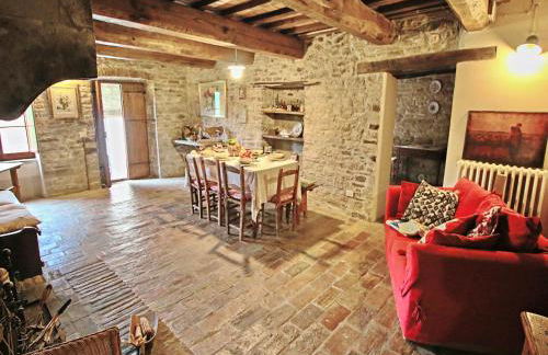 Farmhouse in Apecchio with Pool and Terrace - Foto 10