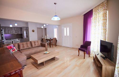 Chioni's Houses - Photo 18