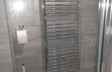 The Old Dairy, comfy 1 bedroom apartment with lounge,bathroom and kitchenette near town, pubs and walks - Foto 11