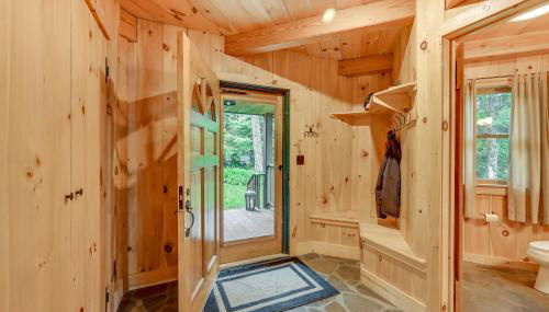 Lakefront Westhampton Cabin with Beach and Kayaks! - Foto 4