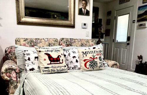 Pet Friendly Graham 2 Bedroom Home Christmas 365 at The Mistletoe Farm - Foto 39