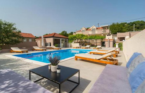 Amazing Apartment In Obrovac Sinjski - Foto 1