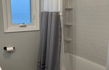 Modern Lakefront Views at Lake Hickory Haven - Foto 41