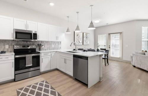 Contemporary Living 5 Min From Downtown - Foto 14