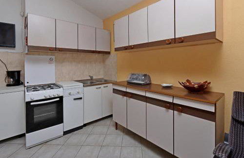 Family friendly house with a swimming pool Dolenja Vas, Central Istria - Sredisnja Istra - 24528 - Foto 12