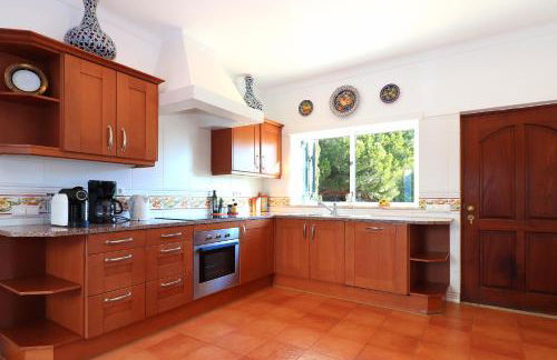 Casa Rainha Near Carvoeiro pool BBQ - Foto 9