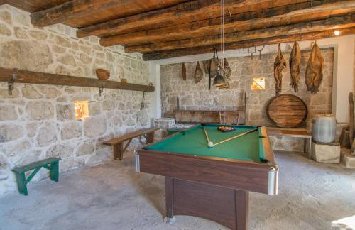 Villa Milena with heated pool and jacuzzi - Photo 66