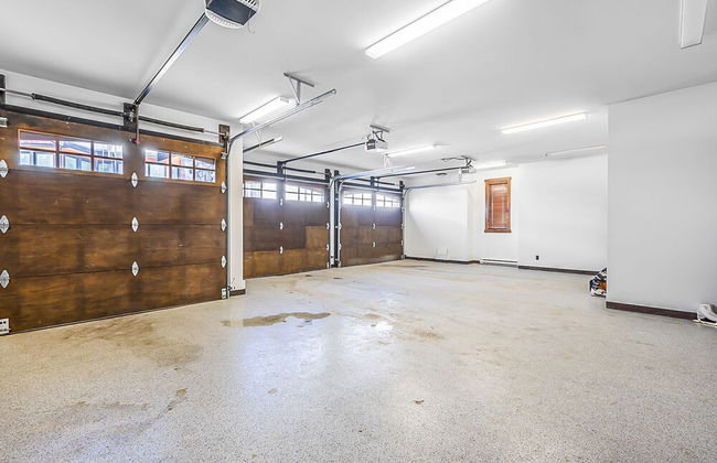 Inuksuk Lodge 4800 sq ft of Excellence - Photo 55