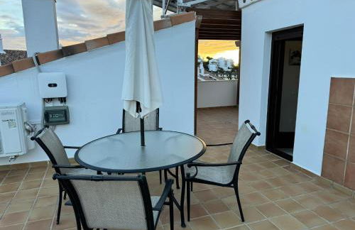 Casa Topacio, 3 bedrooms and 3 bathrooms in quiet street - Photo 37