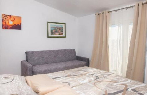 Cozy Home In Cista Velika With Wifi - Photo 21