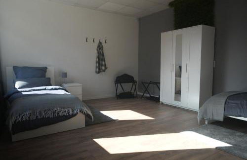 KS Stays Apartments - 2 Schlafzimmer mit 4 Einzelbetten in Bielefeld - Foto 12