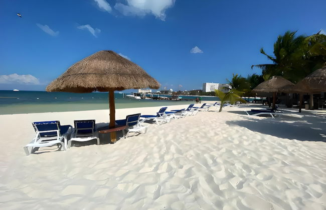 Beachfront and Ocean View Apartment - Photo 28