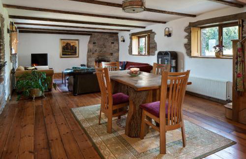 The Old Coach House - Converted barn with private garden parking and fireplace - Foto 11