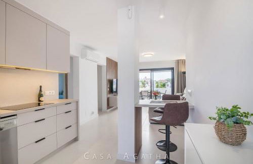 CASA AGATHA - 3 terraces, AC, tv channels, 2 bedrooms & bathrooms, heated pool - Foto 19