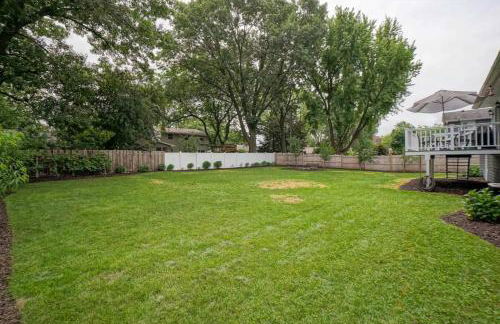 Spacious and Elegant Space with Premium Kitchen that is Ideal for Gathering with Friends and Family - Foto 13