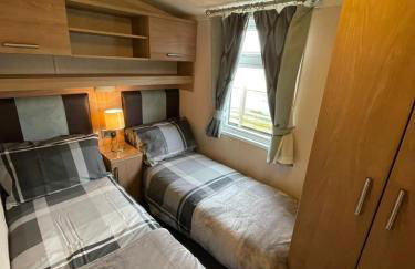 Millfields Holiday Park - Diamond Deluxe - Coastal Caravan Breaks - Foto 8