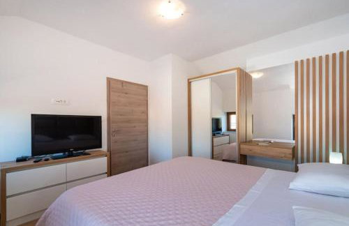 Holiday Home with jacuzzi - by TA Leut Agency - Foto 14