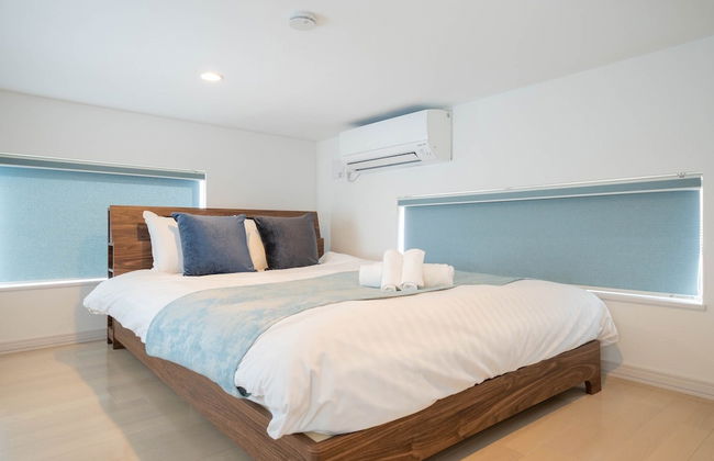 THE LUNA LOUNGE - Photo 11